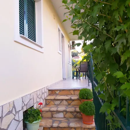 Apartamento Eleni's *